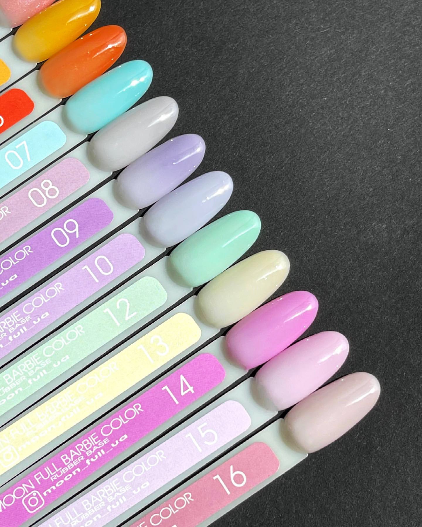 Barbie® Color Rubber Base Collection